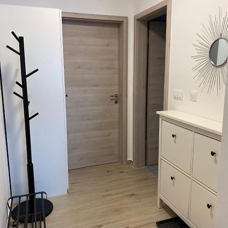 Ferienwohnung Mint&Rose Peroj Exterior foto